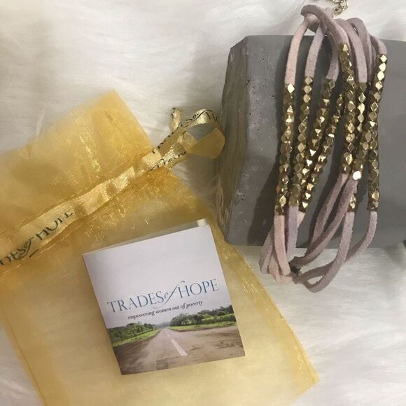 Trades of Hope‎ Pink Lavender Suede Gold Bead Bracelet NWT - Picture 3 of 8